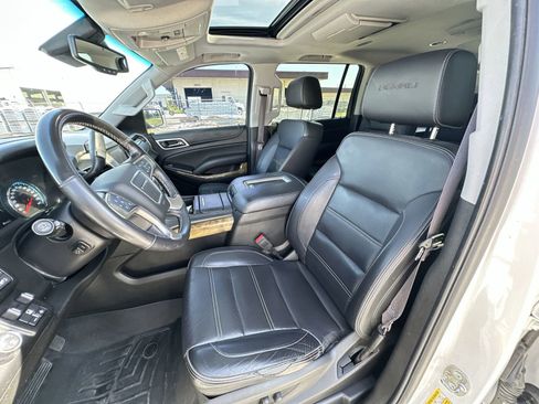 Used 2017 GMC Yukon XL Denali w/ Open Road Package AWD/4WD image 20