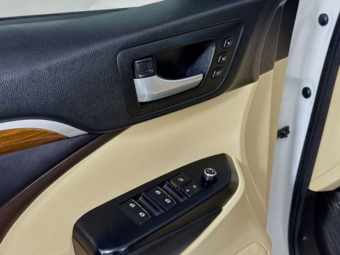 Used 2018 Toyota Highlander Limited image 17