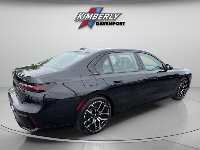 Used 2025 BMW 740i xDrive w/ Premium Package AWD/4WD image 5