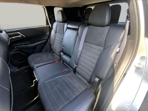 Used 2024 Mitsubishi Outlander SE AWD/4WD image 21