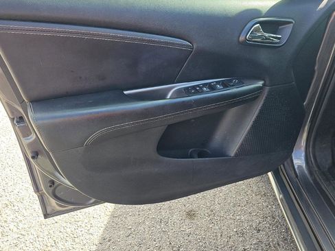 Used 2015 Dodge Journey Crossroad w/ Flexible Seating Group image 15