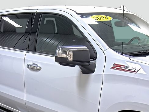 Used 2024 Chevrolet Silverado 1500 LTZ w/ Z71 Off-Road Package image 15