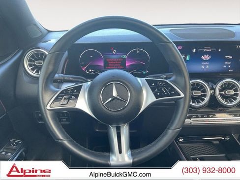 Used 2025 Mercedes-Benz GLB 250 4MATIC image 12