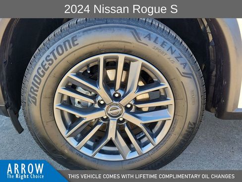 Used 2024 Nissan Rogue S image 17