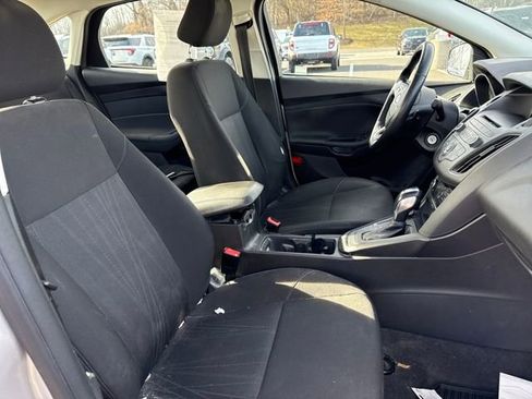 Used 2015 Ford Focus SE w/ SE Sport Package image 10