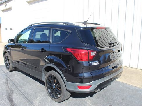 Used 2019 Ford Escape SE image 4