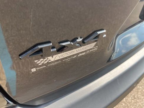 Used 2023 Jeep Cherokee Altitude Lux image 29