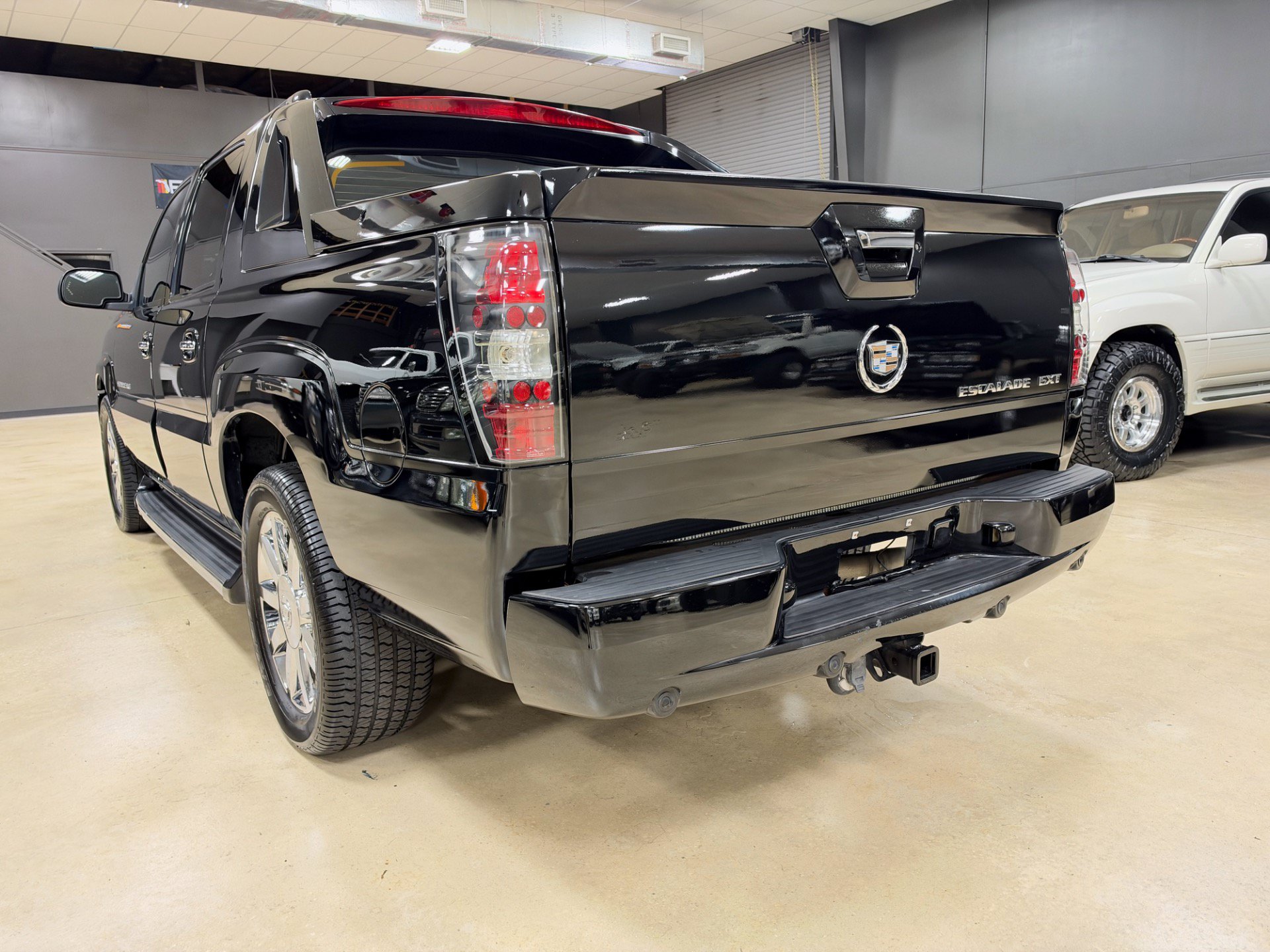 Used 2005 Cadillac Escalade EXT AWD/4WD image 9