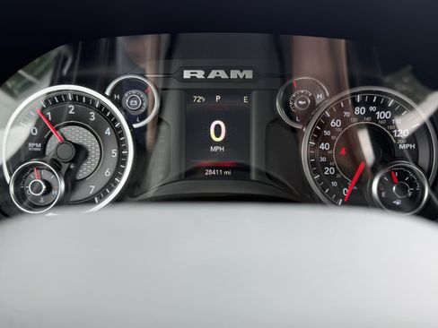 Used 2022 RAM 2500 Big Horn w/ Night Edition AWD/4WD image 8