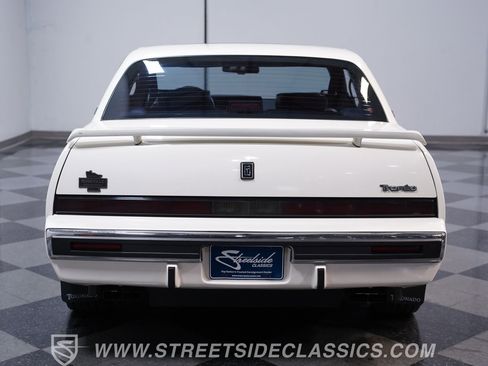 Used 1989 Oldsmobile Toronado Trofeo FWD image 10