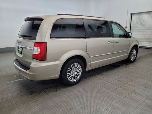 Used 2015 Chrysler Town & Country Touring-L w/ Driver Convenience Group image 10