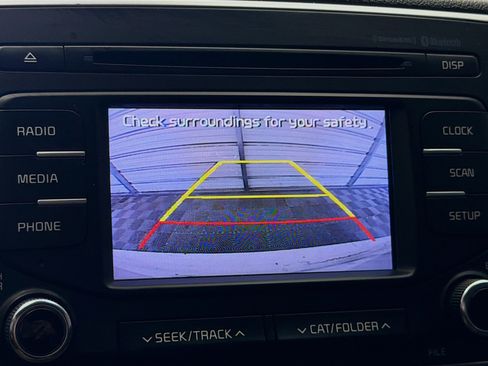 Used 2017 Kia Sportage LX image 16