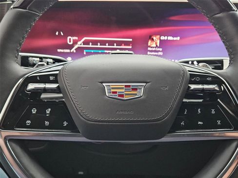 Used 2025 Cadillac Escalade Sport Platinum w/ LPO, Floor Liner Package AWD/4WD image 15