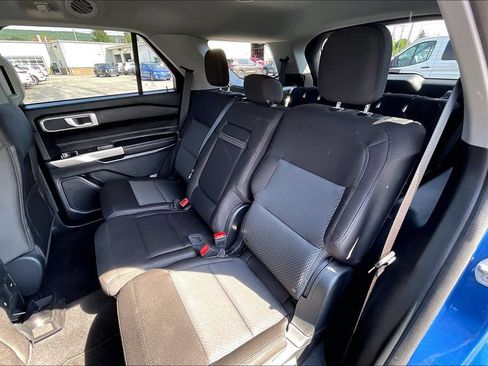 Used 2023 Ford Explorer XLT AWD/4WD image 24