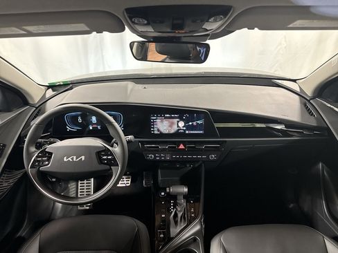 Certified 2025 Kia Niro EX Touring image 12