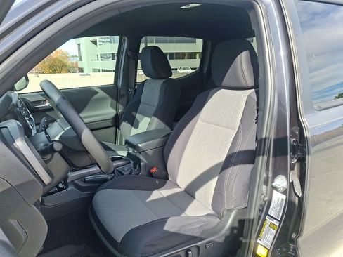 Used 2023 Toyota Tacoma TRD Off-Road image 16