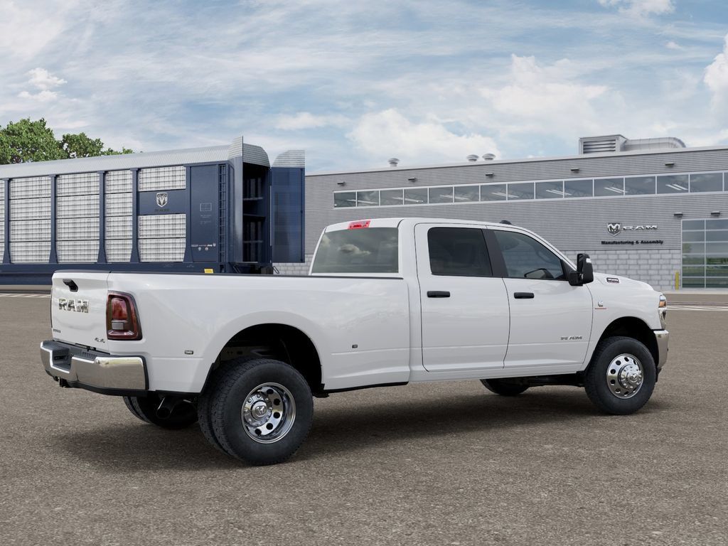 New 2026 RAM 3500 Big Horn AWD/4WD image 4
