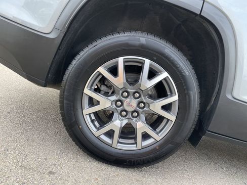 Used 2023 GMC Acadia SLT image 12