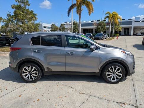 Used 2017 Kia Sportage EX w/ EX Premium Package image 3