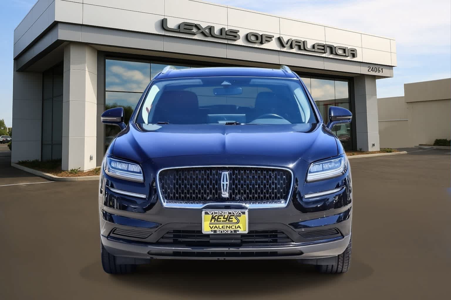 Used 2022 Lincoln Nautilus Reserve w/ Monochromatic Package AWD/4WD image 6