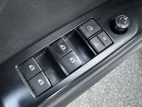 Used 2018 Toyota Camry XLE image 16