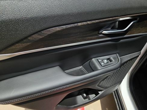 New 2026 Jeep Grand Cherokee Altitude RWD image 13