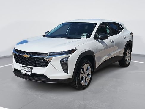 New 2026 Chevrolet Trax LS w/ Driver Confidence Package FWD image 7