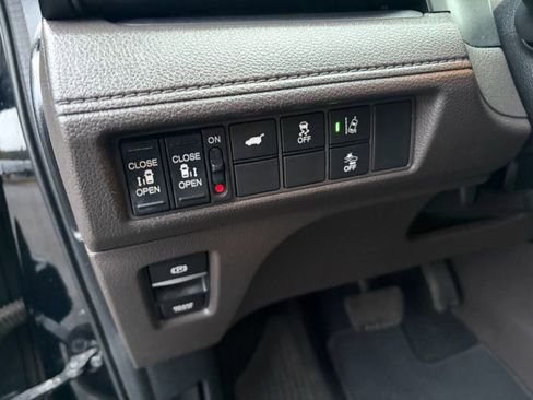 Used 2018 Honda Odyssey EX-L image 17