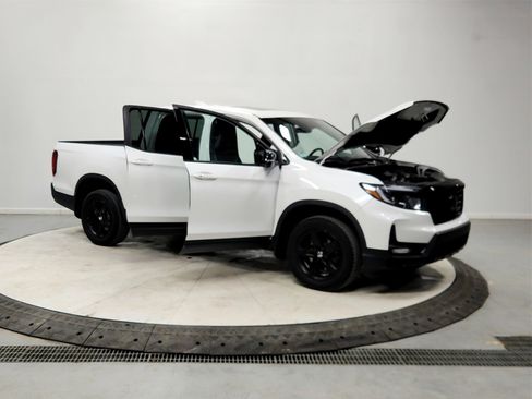 Used 2023 Honda Ridgeline Black Edition image 9