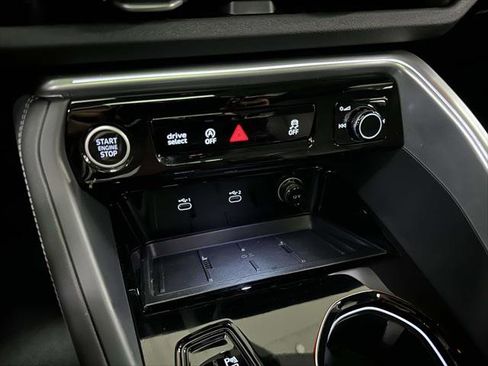 Used 2025 Audi Q5 Premium Plus image 27