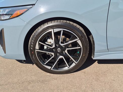Used 2025 Nissan Sentra SR FWD image 10