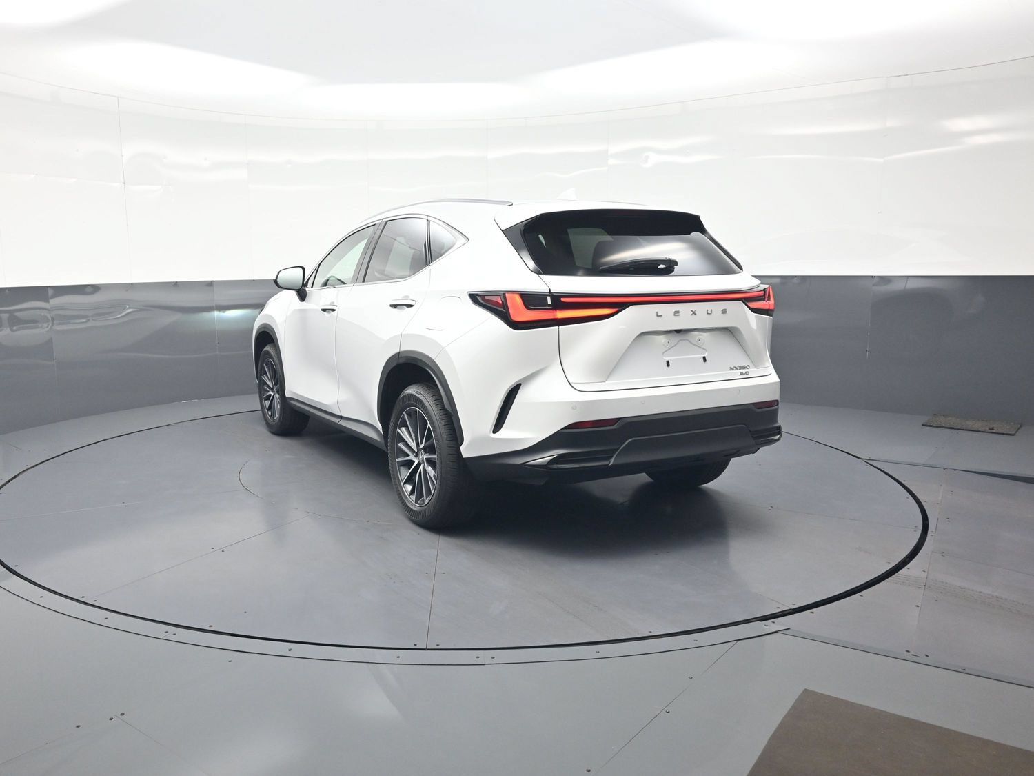 Used 2024 Lexus NX 350 AWD image 5