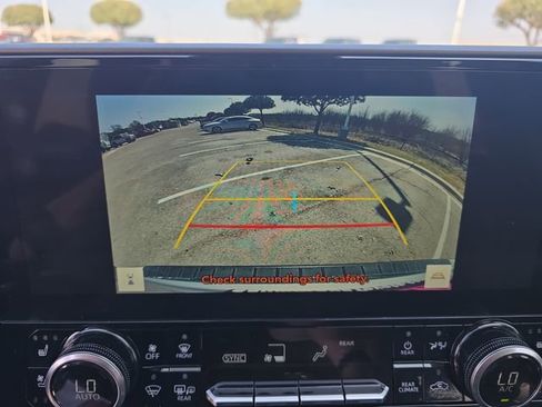 Used 2023 Toyota Highlander Limited image 23