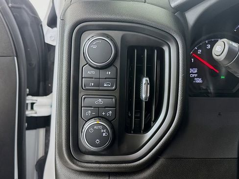 Used 2022 Chevrolet Silverado 1500 Custom image 8