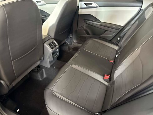 New 2026 Volkswagen Taos SE AWD/4WD image 14