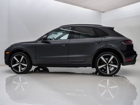 Certified 2026 Porsche Macan AWD/4WD image 2