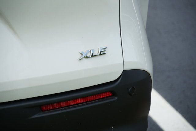 Used 2025 Toyota Sienna XLE FWD image 13