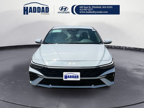 New 2026 Hyundai Elantra Hybrid FWD image 9