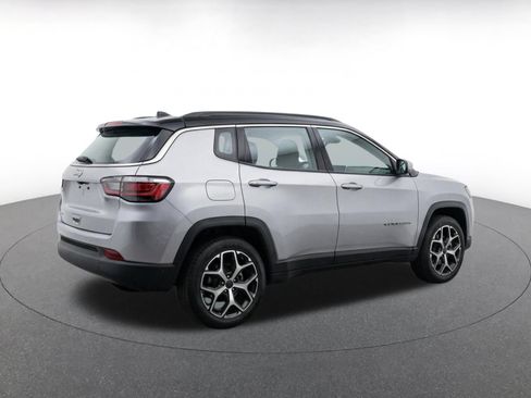 Used 2025 Jeep Compass Limited AWD/4WD image 10