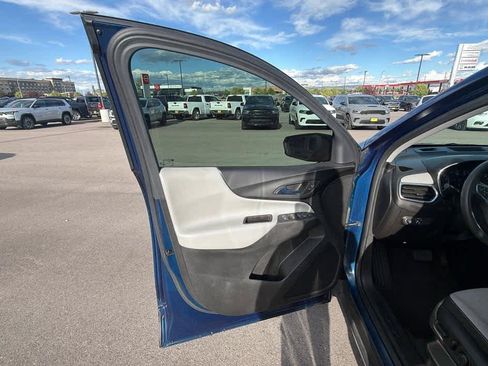 Used 2022 Chevrolet Equinox LS AWD/4WD image 10