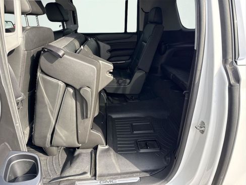 Used 2018 GMC Yukon XL SLT w/ Open Road Package AWD/4WD image 20