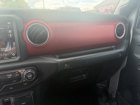Used 2020 Jeep Gladiator Rubicon AWD/4WD image 17