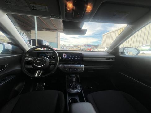 Used 2025 Hyundai Kona SEL image 33
