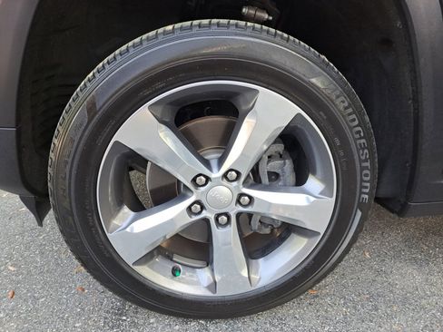 Used 2022 Jeep Grand Cherokee L Limited image 22