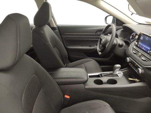 Used 2025 Nissan Altima 2.5 S FWD image 21