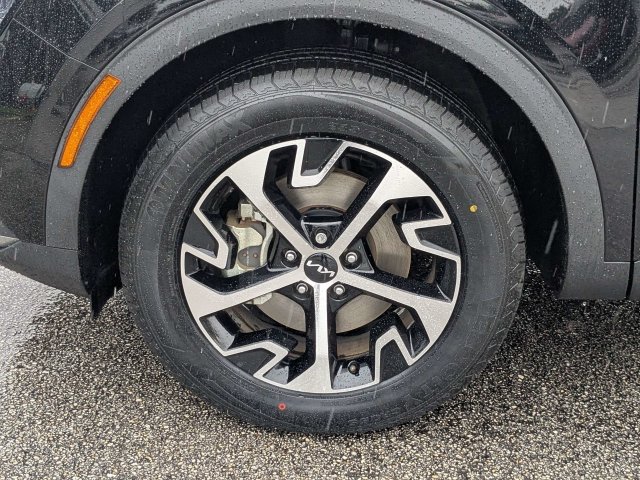 Certified 2024 Kia Sportage EX AWD/4WD image 10