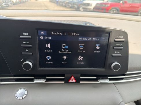 Used 2025 Hyundai Elantra Hybrid FWD image 22