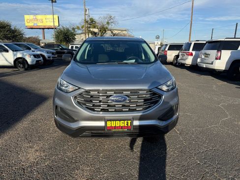 Used 2020 Ford Edge SE image 2