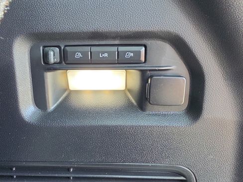 Used 2022 Ford Explorer Limited w/ Equipment Group 301A AWD/4WD image 48