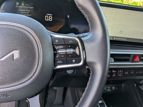 Certified 2025 Kia Sorento S FWD image 32
